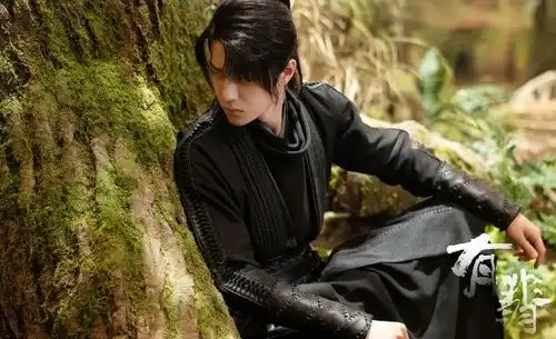 有翡王一博跟赵丽颖联手,有看头,但人设恋情有点悬