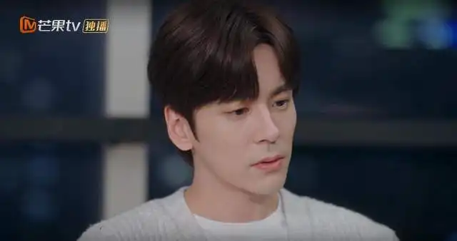 以爱为营喻游后来为何逐渐开始接受秦时月的追求
