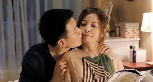 他是赵薇的初恋,分手后反目成仇闹上法庭,如今妻子美貌不输赵薇
