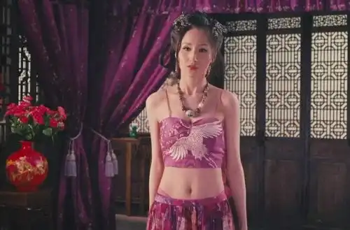 记得肉蒲团女主蓝燕吗换了套衣服后,清纯可人认不出
