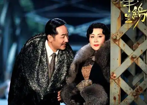 新版半生缘两女主演遭吐槽,一个强行扮嫩,一个强行装弱