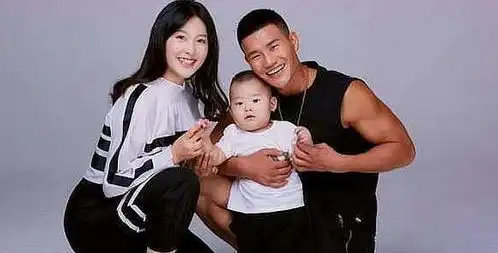 小兵张嘎16年后,谢孟伟当爸爸,王莎莎成女神,张一山成一线
