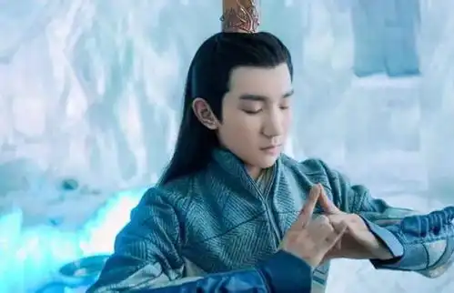 王源妈妈谈到儿子时落泪如果时光倒流,娱乐圈这水一定不淌
