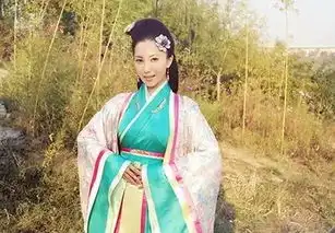 她是董璇的同学,又是章子怡的嫂子,曾经默默无闻,如今却要比美孙俪
