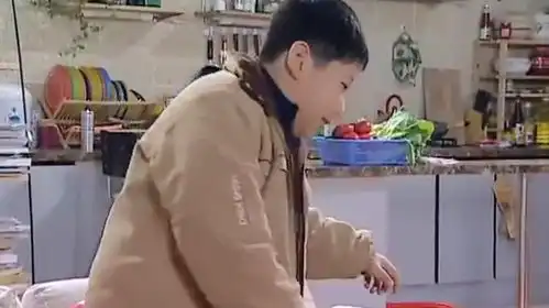 家有儿女鼠标发现自己拿错拖鞋,刘星表示不能做证据