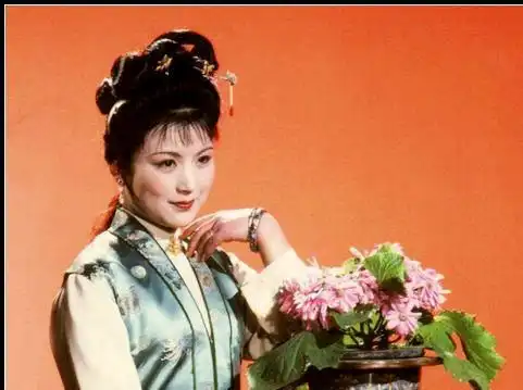 八七版红楼梦史湘云剧照
