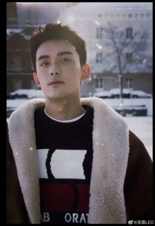 吴磊赵今麦捧脸杀,同龄人恋爱才是真糖啊
