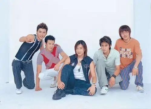 还记得红苹果乐园中的严田野么如今变成油腻大叔已星味全无