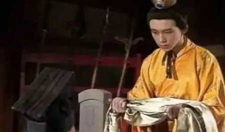 汉献帝为何要发衣带诏诛杀曹操马斯洛需求层次理论可以完美解释

