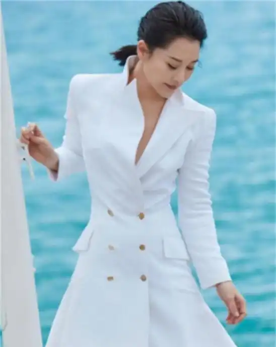 女星许晴旧照曝光,网友直言对不起不敢认