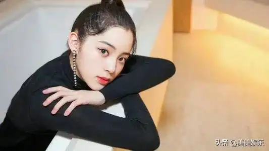 星二代相貌平平出道被嘲,没作品也能拿奖,她凭什么资源不断