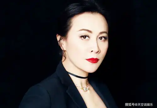为何港星都非常的显年轻刘德华30年不喝冰水,而刘嘉玲却这样做
