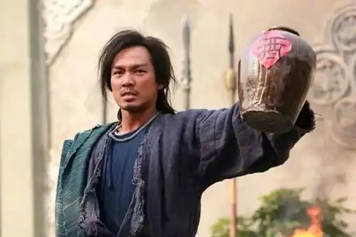 敢打洪七公耳光的人是谁武功极高,还和虚竹有过一面之缘
