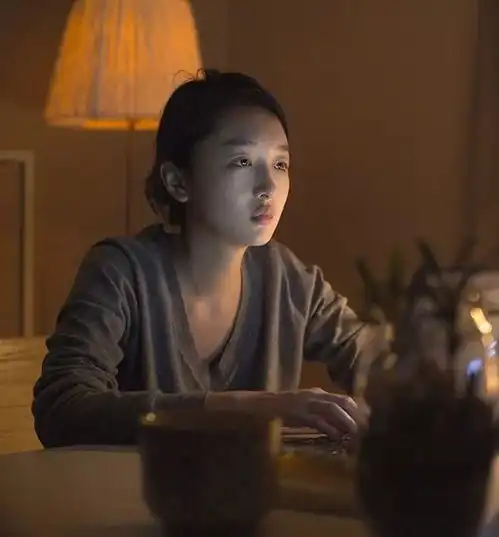 都说电影需要形神具备载而有物,而我只想要肤浅地欢笑