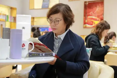 谛听万物生长慢读夏日静好敦煌市图书馆举办第六十六期裸读时光活动
