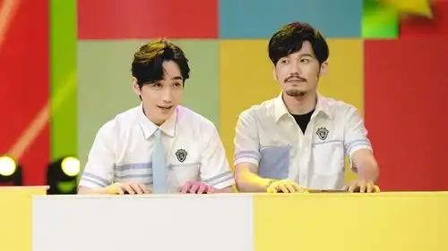 何炅收礼事件愈演愈烈,粉丝遭强制消费,商家股东疑是芒果高层
