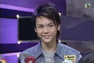 34岁陈伟霆旧照曝光,原来小狼狗也可以那么清纯