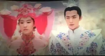 刘亦菲刚跳出杨幂挖的三生三世坑,又跳进赵薇袁咏仪挖的坑

