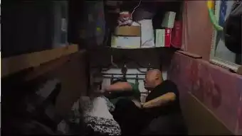 八口人蜗居北京胡同,床小到没法转身,6.8㎡小破屋爆改成小别墅