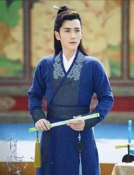 朱一龙古装剧照合集,眉清目秀温润如玉,网友担心发际线
