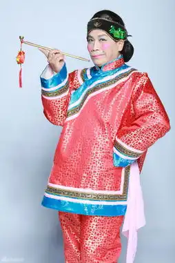 组图大咖秀王祖蓝扮韦唯谢娜上演橘子红了
