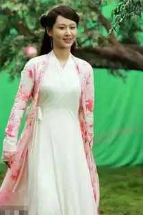 杨紫白娘子剧照笑的太僵硬,被质疑是整容后遗症

