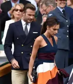 小贝终于坦言,与维多利亚19年婚姻出现问题很辛苦贝嫂一听,崩溃大哭