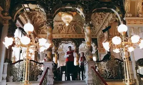 世界上最美的咖啡馆newyorkcafe,叫纽约却不在纽约
