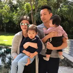 汪小菲为了大s成为新流星花园的出品人这波狗粮太腻人了
