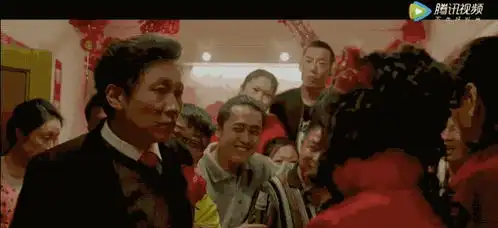 电影找到你妈妈的付出远超百万年薪,可她却活得如此虐心
