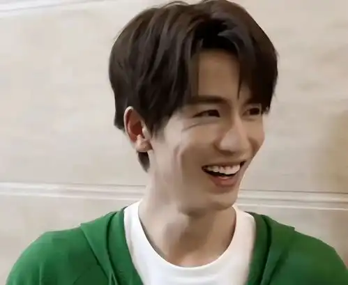 贾玲减肥出现后遗症,皮肤松弛满脸皱纹,面容憔悴显苍老
