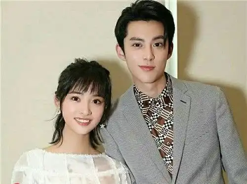 看了沈月流星花园的花絮,想问是不是和他有点啥
