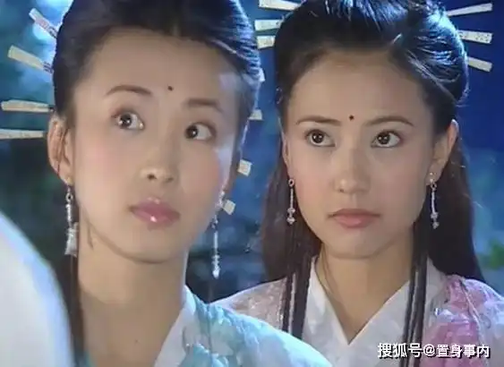 她曾是空姐出身,因演倚天屠龙记而走红,今明艳动人却仍单身