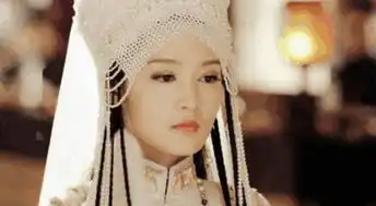 如懿传香妃上线,寒香见扮演者李沁好美,网友却更爱这个香妃