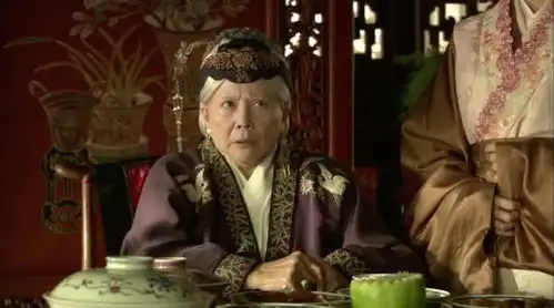 首位中国邦女郎,红透西方,却没人知道她
