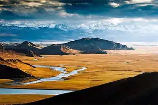 穿越火焰山,探秘喀纳斯湖水怪,最美的西域风光全在这里