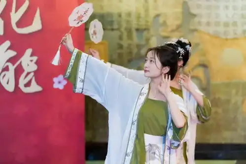 春分已至,杏花盛放,沪上20多校大学生身着汉服在大片杏林下琴棋书画茶