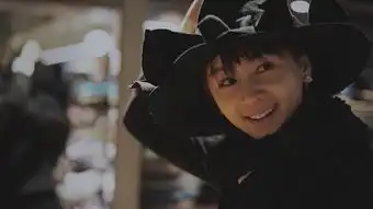 王子文东京剧组过年除夕夜不停工