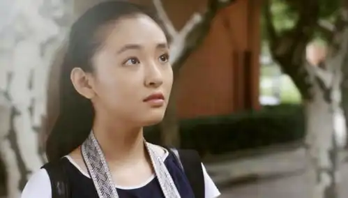 靠几张写真走红,演艺公司争相合作,吴倩是怎么把一手好牌打臭的
