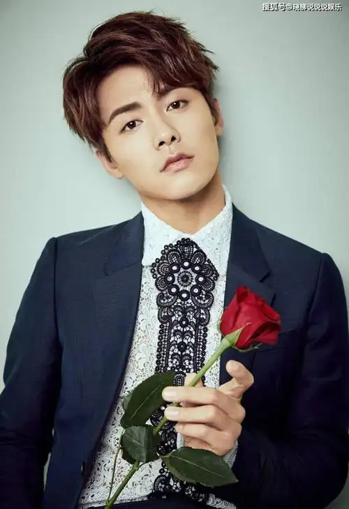 凭该死的温柔走红,却被禁唱10年之久,现靠实力拿回版权
