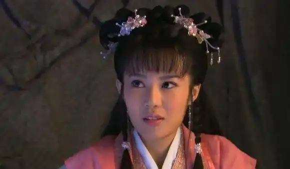 曾获导演姑父力捧,20岁演西施被嘲,她还是新版倚天的纪晓芙
