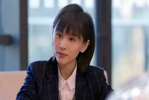 新型性别偏心兴起,女儿看似更受重视,实则比明着偏心还伤人
