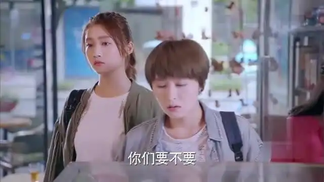 甜蜜暴击关晓彤冷酷的模样深入人心,吃个冰激凌都能被心机女嘲讽