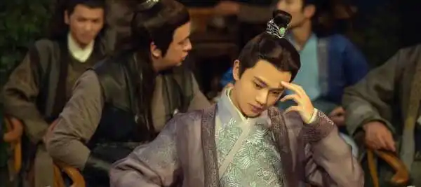 任嘉伦携新剧强势回归,剧照曝光,看到女主追定了