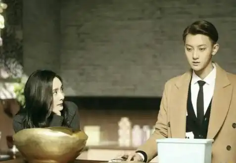 谈判官评分越来越低,杨幂黄子韬甩锅给编剧,网友你闭嘴