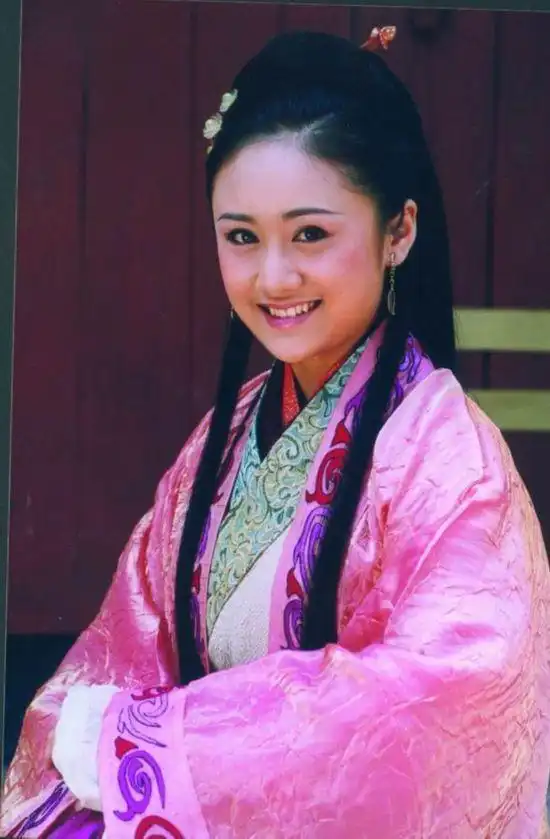 刘芸不养狗也不整容,和泰迪姐妹团划清界限开始就败坏了路人缘
