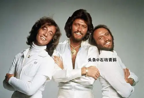 回归角色,只在柜中载歌载舞的约翰特拉沃尔塔