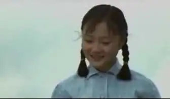 时尚辣妈李小璐村姑照曝光曾与黑大叔热吻