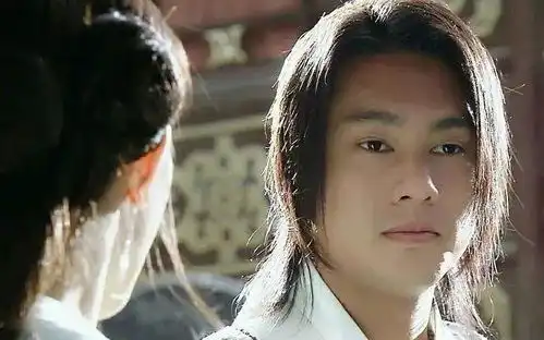 古龙有部鬼才之作,主角被写崩,他便让配角当主角,结果作品大火
