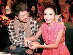 回家的诱惑演负心汉凌潇肃姚晨亲密家居照